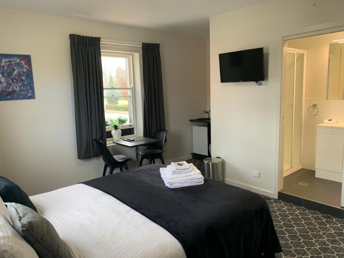 Queens Arms Hotel Longford Luaran gambar